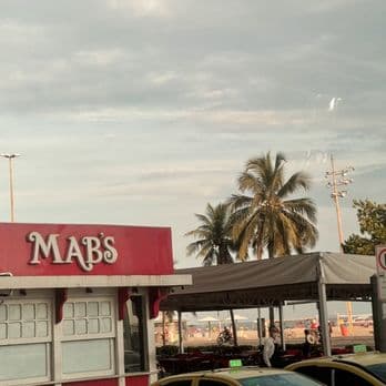 A beachside kiosk and social spot in Rio de Janeiro